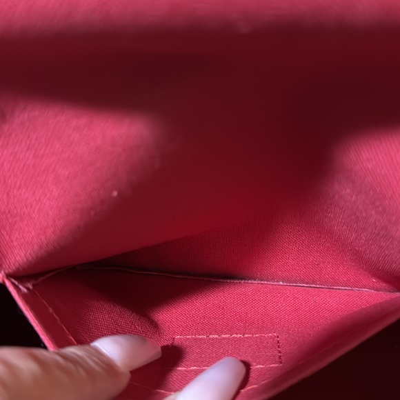 Everyday Louis Vuitton crossbody bag - Picture 7 of 10